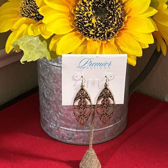 Premier Designs English Ivy Fishhook Earrings #PDER - Picture 1 of 5